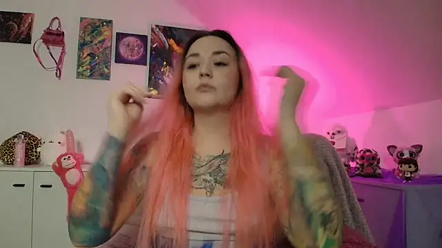 Snapshot of PinkHurricaneOfficial chatting on November 2025 07:35:02 PM PinkHurricaneOfficial online show from November 2025 07:35:02 PM