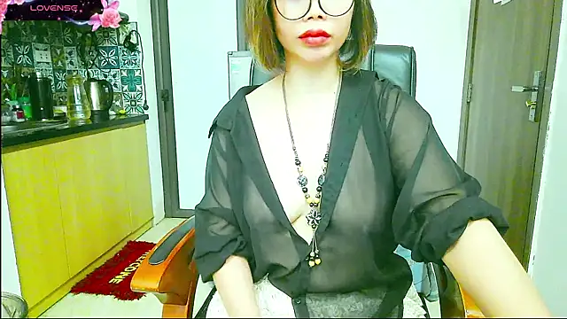 Miu-Le online show from September 2025 07:41:01 PM