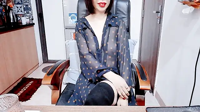 Snapshot of Miu-Le chatting on February 2026 10:15:01 PM Miu-Le online show from February 2026 10:15:01 PM