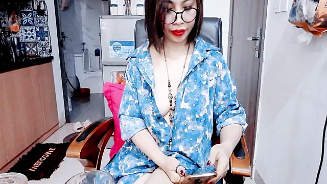 Snapshot of Miu-Le chatting on March 2026 07:05:01 PM Miu-Le online show from March 2026 07:05:01 PM