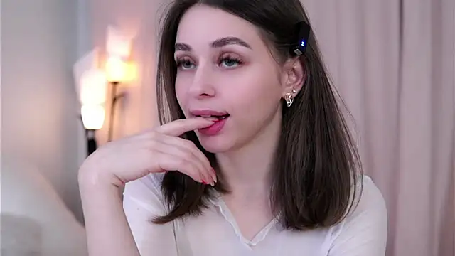 Snapshot of EstherMitchel chatting on December 2024 04:07:02 AM EstherMitchel online show from December 2024 04:07:02 AM