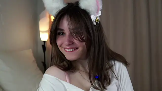 Snapshot of EstherMitchel chatting on January 2025 12:11:01 AM EstherMitchel online show from January 2025 12:11:01 AM