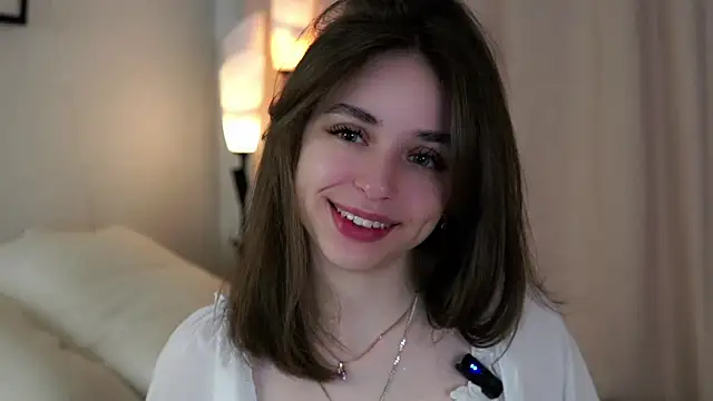 Snapshot of EstherMitchel chatting on January 2025 01:12:02 AM EstherMitchel online show from January 2025 01:12:02 AM