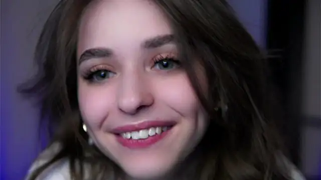 Snapshot of EstherMitchel chatting on March 2025 07:32:02 AM EstherMitchel online show from March 2025 07:32:02 AM