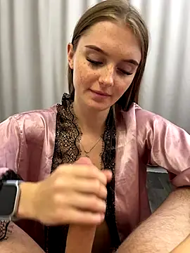 Snapshot of lovelly_molly chatting on November 2025 09:15:01 PM lovelly molly online show from November 2025 09:15:01 PM