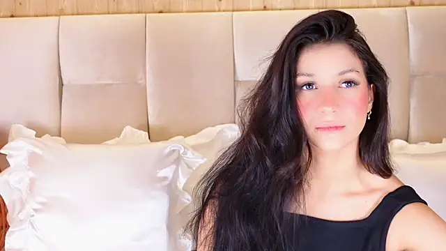 KiraKayleigh1 online show from June 2026 01:37:01 AM
