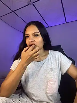 Snapshot of Riana_Kean chatting on February 2025 02:03:02 AM Riana Kean online show from February 2025 02:03:02 AM