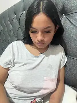 Snapshot of Riana_Kean chatting on February 2025 05:05:02 AM Riana Kean online show from February 2025 05:05:02 AM