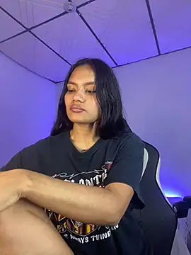 Snapshot of Riana_Kean chatting on February 2025 12:35:01 AM Riana Kean online show from February 2025 12:35:01 AM