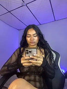 Snapshot of Riana_Kean chatting on February 2025 11:42:01 PM Riana Kean online show from February 2025 11:42:01 PM
