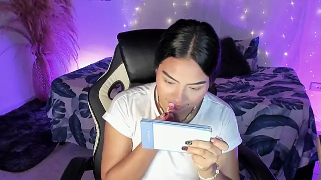 Snapshot of Riana_Kean chatting on March 2026 01:27:02 AM Riana Kean online show from March 2026 01:27:02 AM