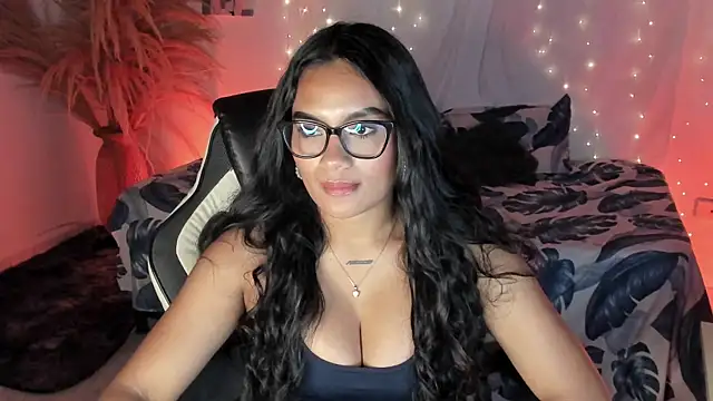 Snapshot of Riana_Kean chatting on April 2026 07:45:01 AM Riana Kean online show from April 2026 07:45:01 AM
