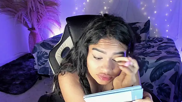 Snapshot of Riana_Kean chatting on April 2026 05:24:02 AM Riana Kean online show from April 2026 05:24:02 AM