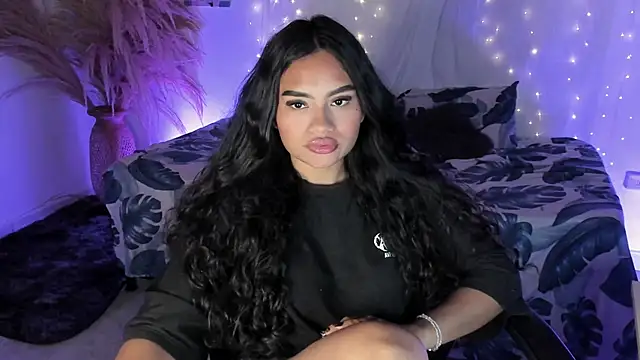 Snapshot of Riana_Kean chatting on April 2026 06:27:01 AM Riana Kean online show from April 2026 06:27:01 AM