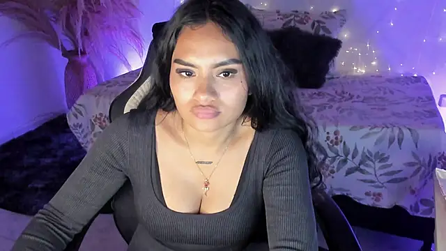 Snapshot of Riana_Kean chatting on April 2026 02:57:01 AM Riana Kean online show from April 2026 02:57:01 AM