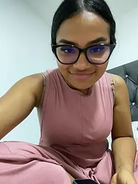 Snapshot of Riana_Kean chatting on May 2026 06:02:02 PM Riana Kean online show from May 2026 06:02:02 PM