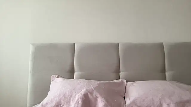 Snapshot of LisaFlower chatting on October 2025 08:39:01 AM LisaFlower online show from October 2025 08:39:01 AM