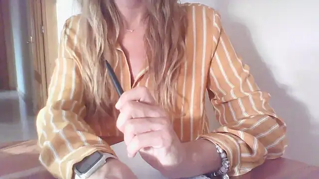 Snapshot of Artemisa2323 chatting on October 2025 06:58:02 AM Artemisa2323 online show from October 2025 06:58:02 AM