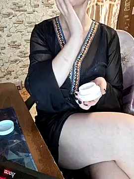 Snapshot of _Kitti_ chatting on December 2024 06:38:02 PM Kitti online show from December 2024 06:38:02 PM