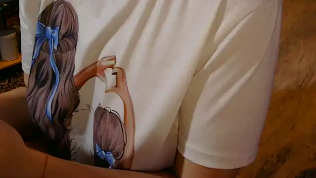 Snapshot of _Kitti_ chatting on October 2025 05:00:01 PM Kitti online show from October 2025 05:00:01 PM