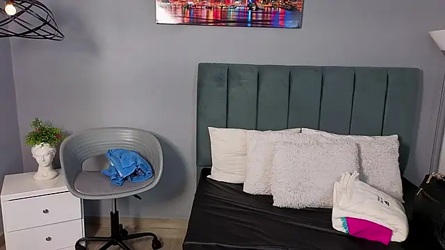 Alli cooper online show from April 2026 11:20:01 AM