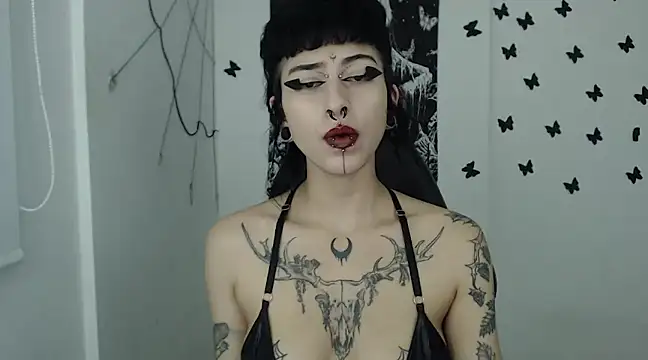 Snapshot of n0sferatus__ chatting on January 2025 07:22:01 AM n0sferatus online show from January 2025 07:22:01 AM