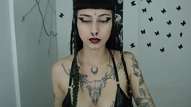 Snapshot of n0sferatus__ chatting on March 2025 03:15:01 AM n0sferatus online show from March 2025 03:15:01 AM