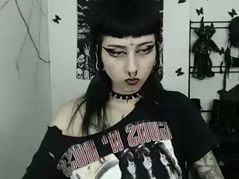 Snapshot of n0sferatus__ chatting on September 2025 04:23:01 AM n0sferatus online show from September 2025 04:23:01 AM