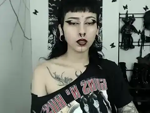 Snapshot of n0sferatus__ chatting on September 2025 04:01:02 AM n0sferatus online show from September 2025 04:01:02 AM