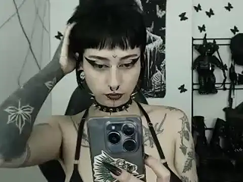 Snapshot of n0sferatus__ chatting on September 2025 02:37:01 AM n0sferatus online show from September 2025 02:37:01 AM