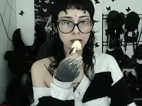 n0sferatus   online show from February 2026 03:51:02 AM