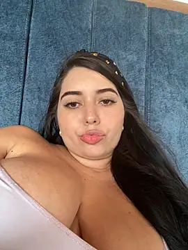 Snapshot of Tara__Sexy chatting on February 2025 09:48:01 PM Tara Sexy online show from February 2025 09:48:01 PM