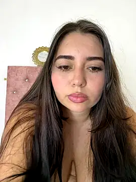 Snapshot of Tara__Sexy chatting on September 2025 01:44:02 PM Tara Sexy online show from September 2025 01:44:02 PM