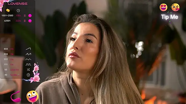 KellyMathews online show from October 2025 02:22:02 AM