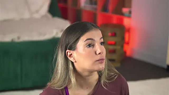 KellyMathews online show from May 2026 02:08:02 AM