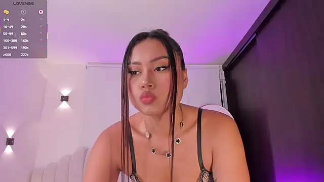 AmberLewis  online show from June 2026 11:46:01 PM