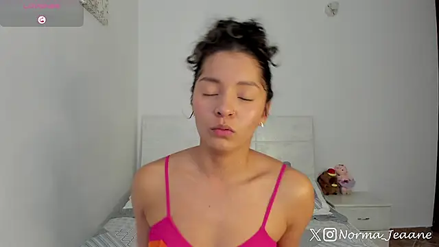 Snapshot of Norma-Jeaane chatting on November 2025 08:49:01 PM Norma-Jeaane online show from November 2025 08:49:01 PM