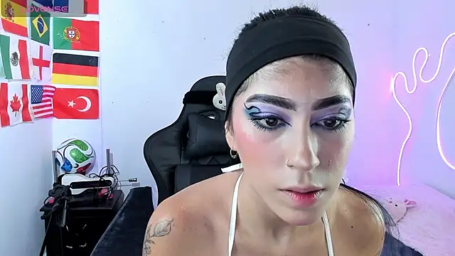 chaymae nah  online show from June 2026 12:52:02 AM