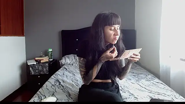 Emilia 1995 online show from December 2025 07:12:02 PM