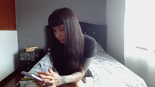 Emilia 1995 online show from June 2026 06:10:01 PM