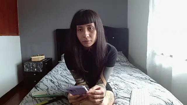 Emilia 1995 online show from June 2026 03:37:02 PM