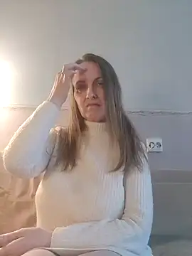 Snapshot of Evelina_cute chatting on December 2024 12:07:02 PM Evelina cute online show from December 2024 12:07:02 PM