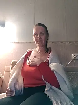 Snapshot of Evelina_cute chatting on December 2024 07:38:02 PM Evelina cute online show from December 2024 07:38:02 PM