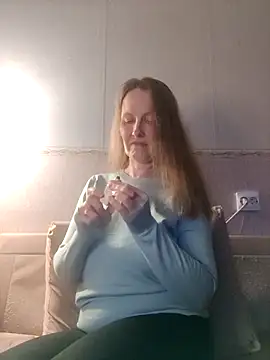 Snapshot of Evelina_cute chatting on December 2024 07:53:02 PM Evelina cute online show from December 2024 07:53:02 PM