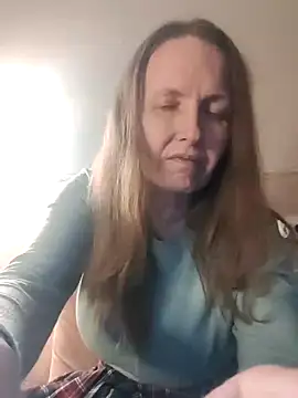 Snapshot of Evelina_cute chatting on January 2025 07:38:01 PM Evelina cute online show from January 2025 07:38:01 PM