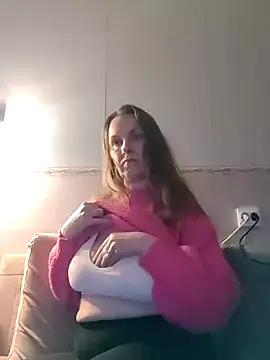 Snapshot of Evelina_cute chatting on January 2025 05:13:01 PM Evelina cute online show from January 2025 05:13:01 PM