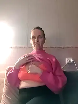 Snapshot of Evelina_cute chatting on January 2025 06:39:01 PM Evelina cute online show from January 2025 06:39:01 PM