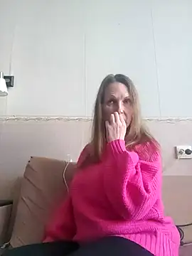 Snapshot of Evelina_cute chatting on February 2025 12:44:01 PM Evelina cute online show from February 2025 12:44:01 PM