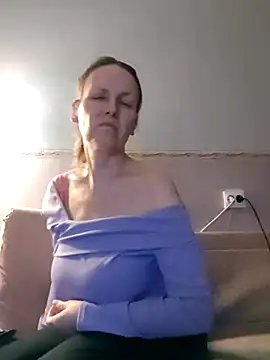 Snapshot of Evelina_cute chatting on March 2025 07:49:02 PM Evelina cute online show from March 2025 07:49:02 PM