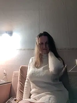 Snapshot of Evelina_cute chatting on March 2025 07:49:02 PM Evelina cute online show from March 2025 07:49:02 PM